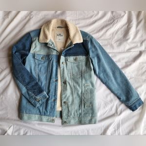 Hollister sherpa denim jean jacket with buttons. Size S